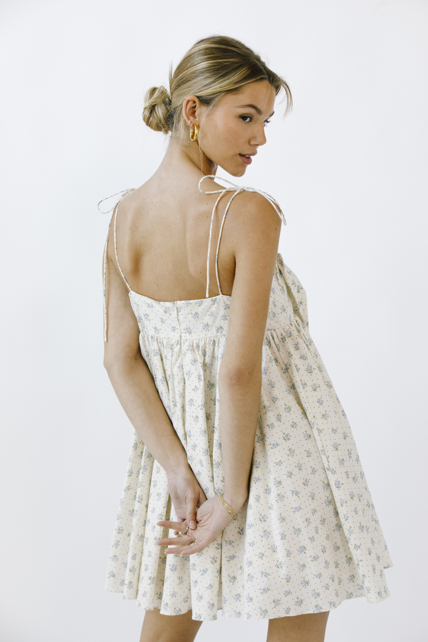JD5382-1-CREAM BLUE FLORAL