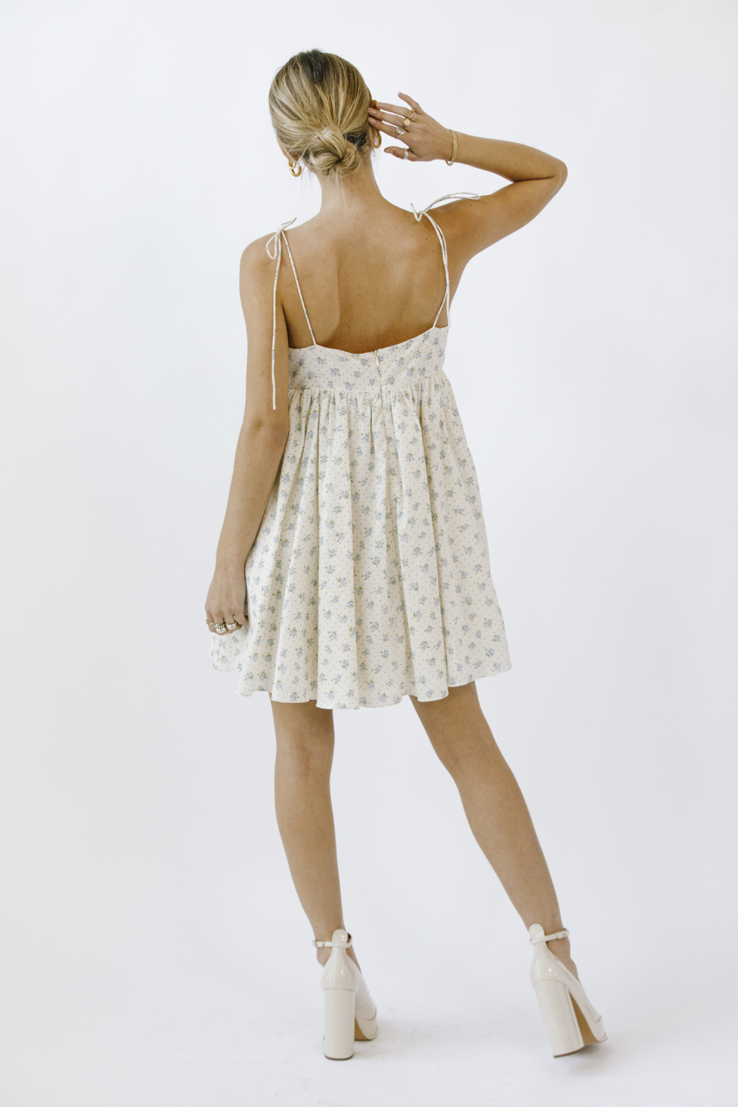 JD5382-1-CREAM BLUE FLORAL