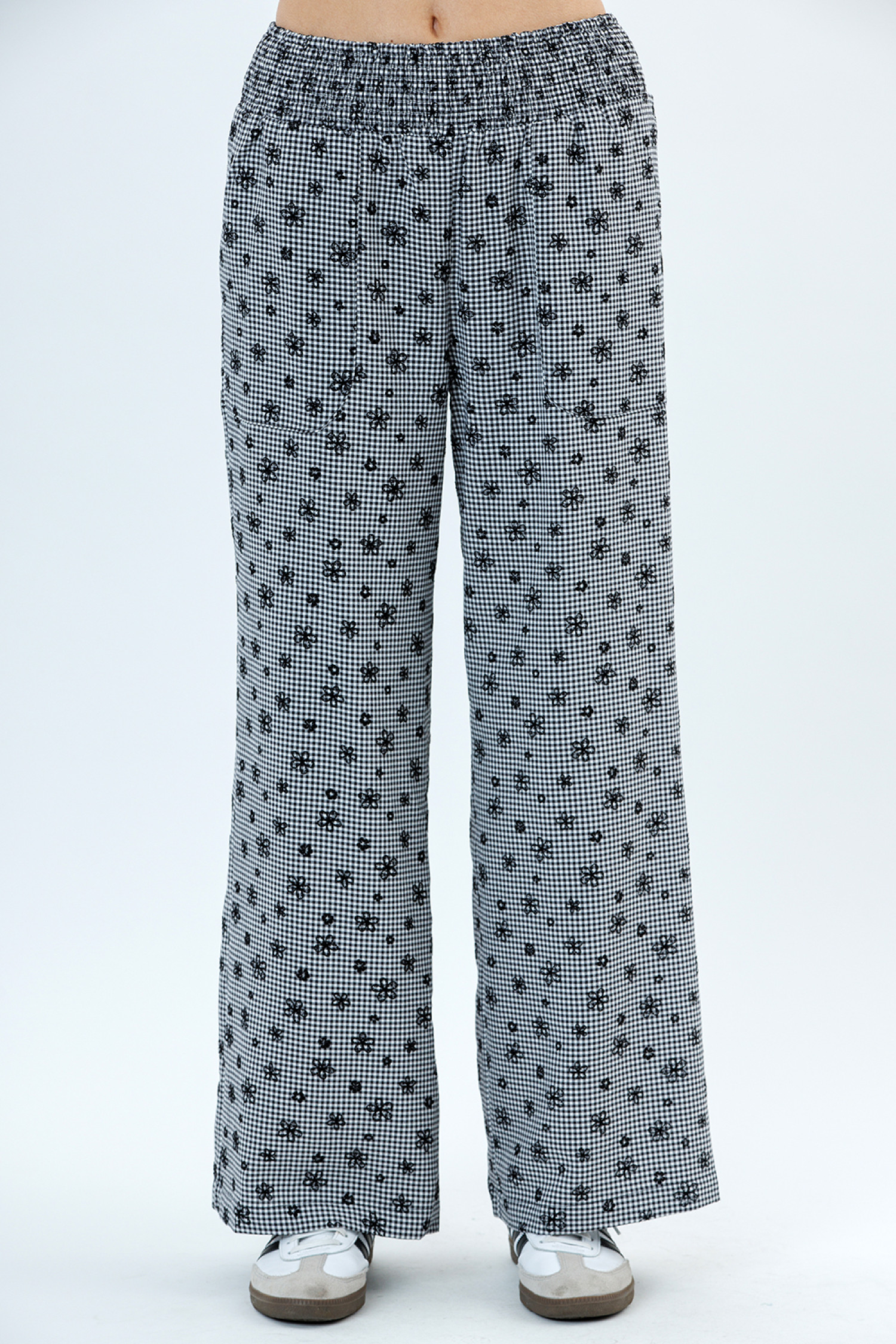 JP7344-WHITE BLACK FLORAL