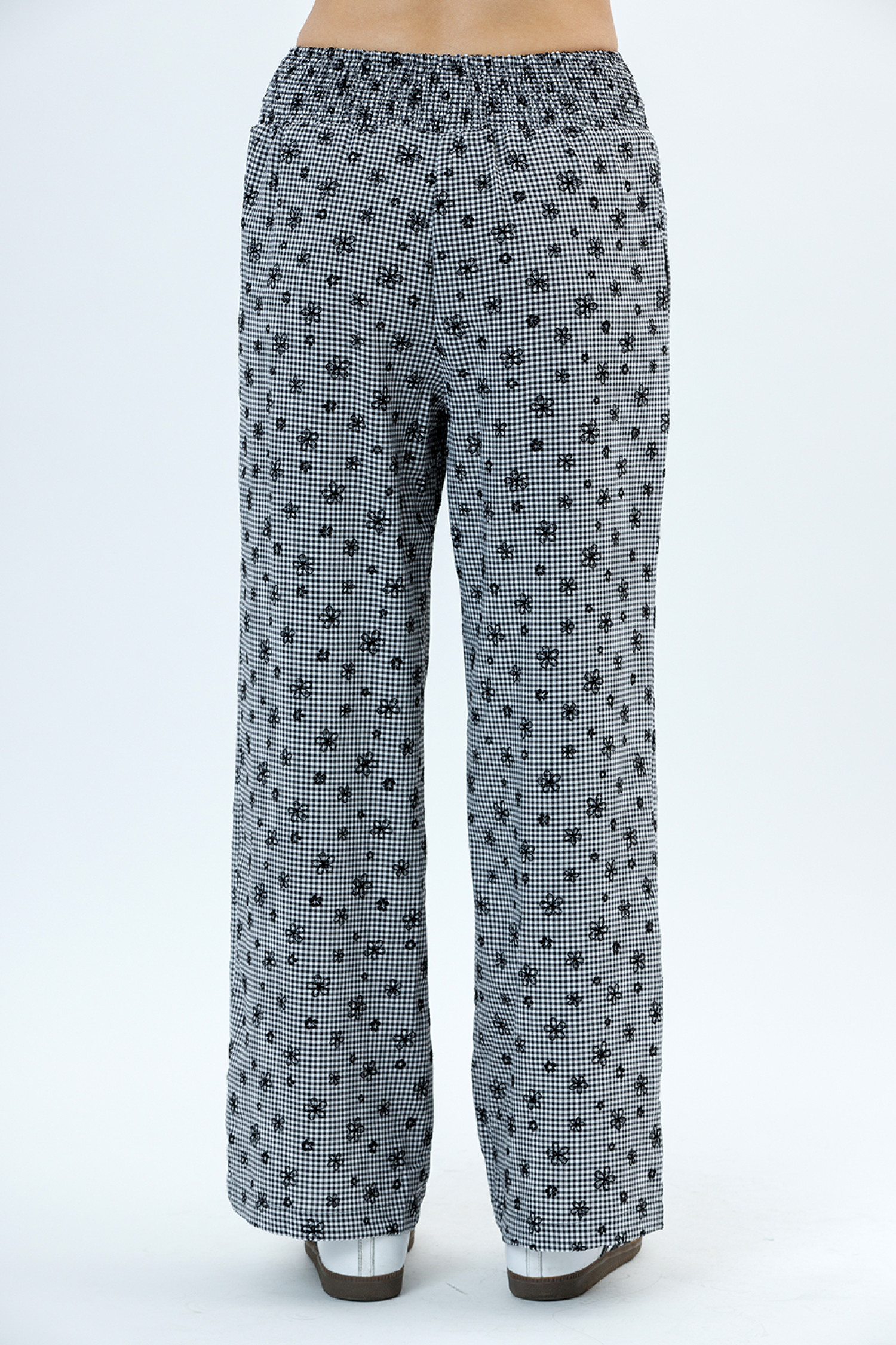 JP7344-WHITE BLACK FLORAL